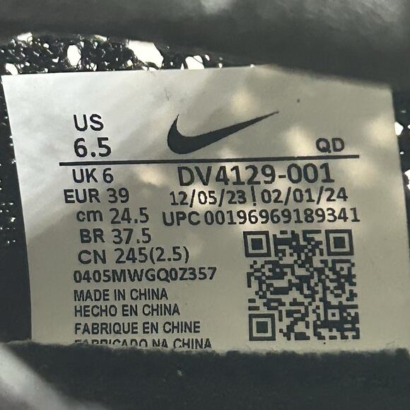 Nike ZoomX VaporFly Next% 3 Black Metallic Gold NBY Size Men’s 6.5/Women’s 8 - Picture 10 of 10